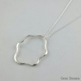 服の上からかぶれるロングネックレス　シルバー９２５ アート　チェーン　６０ｃｍ　雲　CLOUD　シルバーネックレス　ペンダント　レディース　シンプル　SV925　記念日　誕生日　petit
