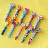 １つでたくさんの色がかける クレヨン 知育玩具 誕生日 プレゼント 出産祝い 名前入り おえかき ギフト はじめてのおえかき 名入れ スティッククレヨン こども 世界にひとつ カラフル