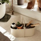 ferm LIVING ファームリビング Grib Toolbox グリブ ツールボックス 幅35cm 北欧小物入れ 収納 インテリア 雑貨 メイクボックス おしゃれ キッチンツール アイアン バスケット カゴ