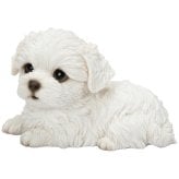置物 woobia ウービア 犬 白い犬 リラックスマルチーズ 白 幅15.8cm 伏せ 小型犬 寝そべり リアル 本物そっくり イギリス生まれ 職人手彩色 縁起物 戌年 玄関 インテリア 新築祝い 引っ越し祝い 開店祝い 出産祝い 誕生日 お祝い ギフト プレゼント 犬好き マルチーズ好き
