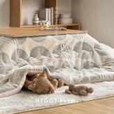 アルミシート入り こたつ布団 ヒュッゲ 約190×240cm 長方形 北欧 ポリエステル 中にアルミシートを取り入れ 低温設定でも暖かく省エネに配慮した仕様です ジャガード織ならではの立体感と飽きのこない北欧デザインも魅力です