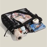 痛バッグトート 通販 推し活バッグａ４ ぬいぐるみバッグ クリアポケット リボンデザイン オタ活トート ライブ参戦バッグ 魅せトートバッグ 軽量大容量バッグ レディース痛バ 推しカラーバッグ 缶バッジ収納 うちわが入る ＰＵレザーバッグ 通学普段使い 痛バック