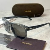 【並行輸入品】【正規品・新品 箱付き】TOMFORD トムフォード TF698 FT698 47N イタリア製 サングラス メガネ 眼鏡 メンズ レディース TOM FORD トム フォード 伊達メガネ