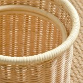 ゴミ箱 ラタンで編まれた丸いバスケット 丸形 円形 丸い 見えない ダストボックス くずかご ごみばこ 鉢カバー 縦型 アジアン リビング バリ雑貨 アジアン雑貨 おしゃれ アジアン家具 ゴミ箱 天然素材100%のアジアンバスケット 寝室 籐 ごみ箱