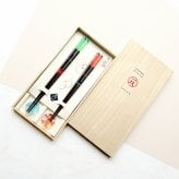 箸 箸置き 名入れ 二膳 ギフトセット お箸 セット ペア 桐箱 桜彩 潮風 ほのか 暁月 サクラ 桜 高級 夫婦箸 和食器 食洗機対応 ギフト プレゼント 金婚式 銀婚式 記念 記念品 お祝い 敬老の日 新居 両親 結婚祝 長寿祝 結婚記念日 国産 ピンク ブルー グリーン ゴールド