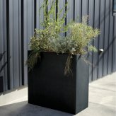 植木鉢 大型 おしゃれ 間仕切り 目隠し パーティション 背高 ハイタイプ KONTON マグナス 底穴あり 屋外 ファイバーポリストーン L M グレー ブラック プランター 寄せ植え ゾーニング モダン 玄関 テラス ベランダ 店舗