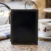 ベリーズヨーク　BELLIES YORK　コンパクト財布　二つ折り財布　BYTM1882BK　ブラック　黒色　ベジタブルタンニン　イタリアンレザー　牛革　”エイジングを楽しむ革小物”