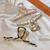 ヘアクリップ しっかり留まる パール ビーズ キラキラ バンスクリップ 髪留め バレッタ バンス ヘアアクセサリー 大人 シンプル 大きい おしゃれ かわいい 髪 ホワイト ブラック トレンド ガーリー 落ちにくい ボリューム ギフト ロングヘア