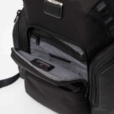 トゥミ TUMI ALPHA BRAVO アルファ ブラボー Navigation Backpack ナヴィゲーション バックパック 0232793D 142479 0232793DGMT 159082 リュックサック メンズ バッグ ブラック 防水加工 ラップトップ収納 PCポケット 収納力 大容量 通勤 ビジネス