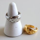 ステンレス 星空のリング 2カラー 月形甲丸 18KGP ゴールド gold シルバー スパークル オープンリング フリーサイズ レディース 女性 指輪 金属アレルギー対応