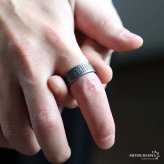 ステンレス ルーン文字 アンティークリング メンズリング つや消し ブラック 指輪 マット 平打ち プチプラ 高見え かっこいい 渋い ケルト 男性 金属アレルギー対応