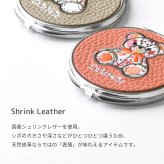 【送料無料】 シュリンクレザー × リバティ コンパクトミラー 【国産本革】 テディベア 刺繍 丸型 折りたたみ 2倍拡大鏡付き 薄型 アップリケ 花柄 牛革 かわいい