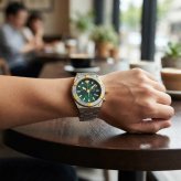 ヴェルサーチェ 腕時計 メンズ グリーン シルバー ゴールド クロノグラフ 46mm VERSACE SPORTY GRECA スポーティ グレカ スイス製 メンズ腕時計 高級 ブランド おしゃれ プレゼント ギフト 卒業 入学 お祝い
