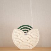 九谷焼 蚊取り線香入れ 青海波 蚊やり 足付き 陶器 おしゃれ 和モダン 蚊取り線香ホルダー インテリア 夏ギフト 新築祝い 引っ越し祝い 還暦祝い 敬老の日 父の日 母の日 ギフト プレゼント 伝統工芸 日本製