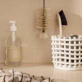 ferm LIVING ファームリビング セラミック バスケット スモール 直径16cm 北欧雑貨 インテリア カゴ おしゃれ 小物入れ デンマーク 収納 陶器 ポットカバー 鉢カバー インテリア雑貨 北欧雑貨 キッチン 玄関 リビング