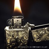 Zippo ライター ジッポライター 愛煙家 喫煙 真鍮 ブラスサテーナ #204 レギュラータイプ スクロール プルメリア 5面手彫り ハワイアンジュエリー ブランド かっこいい おしゃれ BY THE SEA バイザシー 彼氏 夫 男性 メンズ 誕生日 プレゼント ハロウィン 【品番：FL102B】