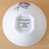 ウェッジウッド ストロベリー ブルーム インディゴ 夫婦茶碗 1053155 wedgwood  茶碗  ペア セット おしゃれ ブランド 高級 お茶碗 かわいい 白 陶器 結婚祝い 内祝い 新築祝 誕生日 プレゼント ギフト 電子レンジ 食洗機対応 引き出物 【正規品】