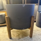 鉢カバー おしゃれ 大型 15号 11号 丸型 カッセル ロー アカシアスタンド付 M S サイズ 高級 北欧 室内 屋内 観葉植物用 サボテン 特大 玄関 インテリア プランター 深型