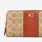 送料無料 コーチ COACH アウトレット 敬老の日 レディース 財布 ラウンドジップ長財布 長財布 CR996 B4NQ4(ブラス×タン ラスト) シグネチャー  ( 女性 プレゼント ブランド 大容量 財布 本革 きちんと感  かわいい おしゃれ )