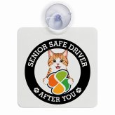 カーサイン 高齢者マーク SENIOR SAFE DRIVER 茶白 車内用 吸盤タイプ 収れん火災防止タイプ 肉球 日本製 車 ステッカー