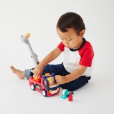 誕生日プレゼント Hola Toys オラトイズ 音がいっぱい 自分で走る しょうぼうしゃ 消防車 おもちゃ はたらく車 働く車 乗り物 はしご サイレン 音が鳴る 音楽 ごっこ遊び 消防士ごっこ レスキュー 人形付き 知育玩具 1歳半 18カ月 2歳 3歳 男の子 女の子 お祝い ギフト