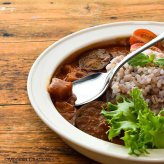 MOOMIN ムーミン すくいやすいカレー皿 21cm | 食器 カレープレート 磁器 朝ごはん 日本製 皿 キッズ ベビー 子供食器 子ども食器 こども食器 電子レンジ 食洗機 対応 出産祝い 内祝い 結婚祝い 引っ越し祝い 誕生日プレゼント リトルミイ スナフキン
