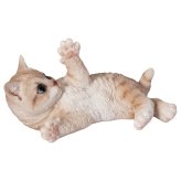 置物 woobia ウービア クリーム じゃれるミルクティー猫 子猫 幅19.5cm 寝転び 薄茶 淡い茶トラ リアル 本物そっくり イギリス生まれ 職人手彩色 玄関 インテリア 癒し 新築祝い 引っ越し祝い 誕生日 退職祝い お礼 お祝い ギフト プレゼント 猫好き ミルクティー色の猫好き