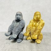 スマホスタンド おしゃれ 卓上 ゴリラ 置物 高さ18cm 動物 黒 金 グッズ 金色 アニマル オブジェ 縁起物 豪華 プレゼント ギフト かわいい  リアル おもしろインテリア スマホホルダー デスク ガーデンオーナメント 玄関 雑貨 写真立て メニュー立て 面白い ゴールド woobia