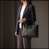ハンドバッグ スモールクロコダイル 植物タンニン鞣し 2way 日本製 ブランド クロコ レザー 本革 センター取り A5サイズ ギフト プレゼント 4FA (06001993r)