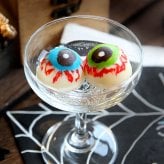 ハロウィン お菓子 2026 ばらまき おもしろい おすすめ 人気 大人向け 子供用 彼女 彼氏 赤ちゃん用ちょっとした おもしろ チョコ チョコレート 目玉チョコ 目玉 トリュフ お配り グロ プチギフト プレゼント ギフト スイーツ 洋菓子 子供 かわいい おしゃれ 1000円 1500円 2000円 おいもや