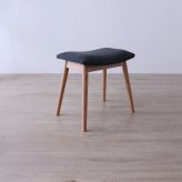 スツール 完成品 無垢材 レッドオーク 天然木 ナチュラル・ブラウン 本体:W46xD32xH43cm座面:W43xD29cm 椅子 腰掛け チェア コンパクト ナチュラル ブラウン おしゃれ