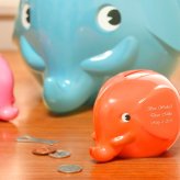 キュートでカワイイ Fantti aka Norsu ノルス ファンティ エレファントバンク 名入れ貯金箱 ポップなカラーで人気のスウェーデン生まれの貯金箱
