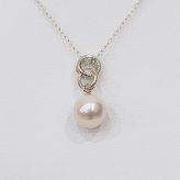 ［pearl588］ 8mm - 8.5mm ホワイトピンク ペンダント ダイヤモンド付 あこや真珠 0.02ct