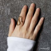 ステンレス ニュアンスリング ごつめ 不規則 S字 メタルリング オープンリング ワイドリング ゴールド シルバー 指輪 太め 大きめ 存在感 お洒落 二重ライン 幾何学 個性的 ウェーブ レディース 女性 金属アレルギー対応