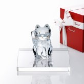 Baccarat バカラ まねき猫 クリア Sサイズ・当店オリジナル クリスタルガラス台座 15×15cm セット 名入れ彫刻代込み 名入れ 名前入り 彫刻 刻印 ギフト 記念品 受賞 法人 開店 周年 高級 ブランド 置物 オーナメント 縁起物 商売繁盛 クリスタル