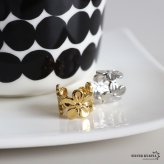ステンレス フラワーイヤーカフ お花イヤーカフ シンプル かわいい 透かし メタル ゴールド 18KGP シルバー 片耳1点 プチプラ 耳の穴不要 痛くない レディース 女性 金属アレルギー対応フェイクピアス ノンホール イヤリング