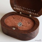 シルバー925 太極図ピアス 陰陽モチーフ スタッドピアス メンズ レディース ユニセックス アクセサリー 中華風 オリエンタル 個性的 小ぶり 円形 丸型 耳飾り カジュアル モード シンプル ワンポイント 普段使い 片耳用 1点