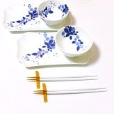 特撰洋食器ギフトセット　ウェッジウッドWEDGWOOD　ストロベリーブルーム　インディゴ　ライスボウル　/　クチポールCutipol-GOAゴールド　ホワイト　箸・箸置きセット　８ピースセット　　食器セット【新生活　結婚祝い　引っ越し祝い　食器セット　ブランド食器　カトラリー】