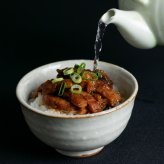 浜松 魚魚一 うな丼の素 浜名湖うなぎ 極みの一膳 ギフト 10個入 鰻 惣菜 冷凍 レンチン 温めるだけ 刻みうなぎ【北海道・沖縄県・離島 配送不可】