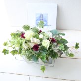 バラとグリーンのブリキ缶アレンジメント ソープフラワー 造花 誕生日 ギフト 直送 ボタニカルインテリア 638