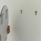 ミラー ドレッサー 鏡 壁掛け おしゃれ 韓流 韓国 洗面 日本製 インテリア デザイン 上半身 ウェーブ 変形 ノンフレーム 賃貸 アパート マンション 75cm 玄関 姿見 スリム