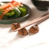 Cat family chopstick rest set[箸置き セット 猫 可愛い 木製 おしゃれ ネコ 猫グッズ 木 箸置 カトラリーレスト 猫雑貨 かわいい 動物 アニマル 3個セット 猫の箸置き ミニ 夫婦 キッズ こども 家族用 ギフト 贈り物]