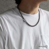 純チタン製 軽い アズキチェーンネックレス こだわりのフック 鱗柄 メンズネックレス 幅7mm シルバー 丁度いい太さ つけっぱなし かっこいい 太幅 模様 高級感 4面カット 男性 金属アレルギー対応