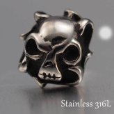 シルバーピアス メンズ 唐草×スカル スタッド 金属アレルギー対応ステンレス 片耳用 片方 シングル 骸骨 ドクロ 髑髏 黒 ブラック アラベスク 男性用 アクセサリー おしゃれ かっこいい【全品1個ずつバラ売り】 プレゼント