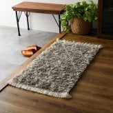 ラグ カーペット 玄関マット50×80cm シェイス グレー 優しいカラー 遊び毛防止 お手入れ簡単 ポリプロピレン パイル長 ノット数 エジプト 丸巻き 梱包サイズ