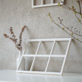 Window frame A3[木製フレーム ディスプレイ 窓枠 デザイン オーナメント 木枠 インテリア ウォールデコレーション 壁掛け 額縁 シャビーシック ナチュラル雑貨 白 おしゃれ ドライフラワー 写真立て 壁面装飾]