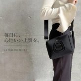 LA FILLE DES FLEURS ショルダーバッグ レディースバッグ ラ フィーユ デ フルール ブラック 黒 軽い 肩掛け バッグ レディース おしゃれ トラベルバッグ 旅行 コンパクト 斜め掛け 小型バッグ ミニバッグ ポシェット 鞄 カバン 現品限り 