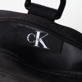 カルバンクライン Calvin Klein BOLD LOGO NYLON SLIM REPORTER ボールド ロゴ ナイロン スリム レポーター LV04D3231G ショルダーバッグ メンズ バッグ
