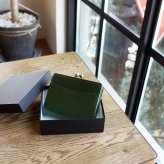 高級キップレザー 二つ折りがまぐち / 短財布 本革 仔牛革 パルマ PALMA 東京 財布 ガマ口 さいふ レディース おしゃれ 可愛い 牛革 送料無料 誕生日 母の日 ギフト 財布 一粒万倍日 天赦日 金運 緑財布 アンティーク がま口 ガマ口 ガマグチ 総本革 イタリア デザイン レトロ お母さん ママ 彼女 saihu コスパ クリスマス 人気 グレージュ ベージュ カメリア