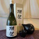 【正規販売店】獺祭45【1800ml・一升瓶】専用カートン付 日本酒 純米大吟醸 DASSAI45 のし対応 敬老の日 内祝い 誕生日 お祝い 贈り物 正規品 有名 人気 飲みやすい 退職祝い【送料無料※一部地域を除く】